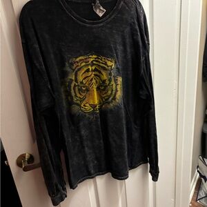 Black Long Sleeve Tiger Graphic Shirt